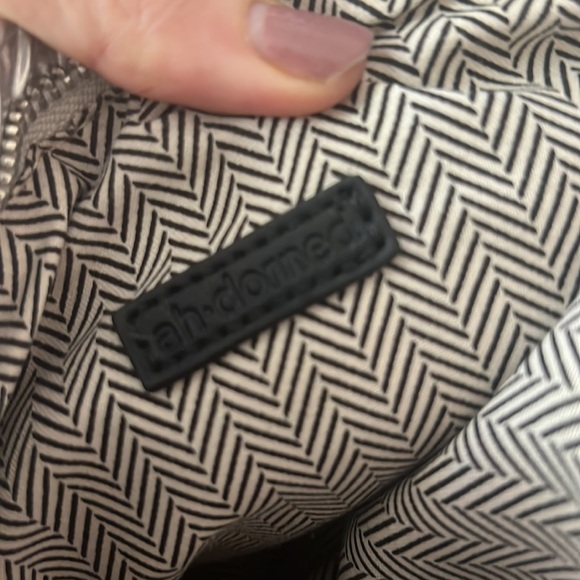 Ah.dorned silver puffy crossbody or clutch - Picture 3 of 4